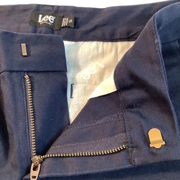 NWT Lee Uniform Shorts School Work Size 5 Juniors 8' inseam Navy Blue - Picture 3 of 11